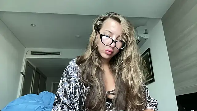 Kit kata online show from 04/18/26, 11:49