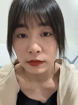 Snapshot of Approve005 chatting on 04/13/26, 02:43 Approve005 online show from 04/13/26, 02:43