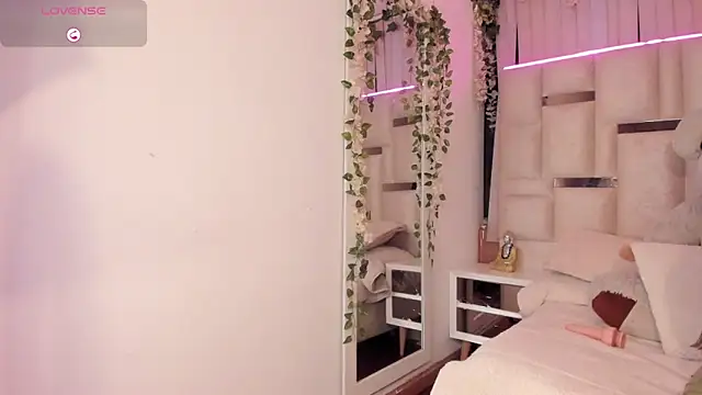 Hanna klover online show from 03/25/26, 03:28