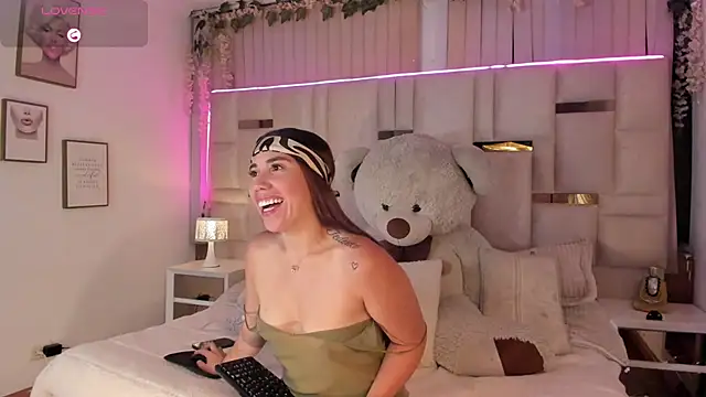 Hanna klover online show from 04/08/26, 04:03