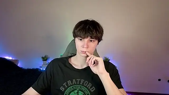 AnthonyCuutie online show from 05/16/26, 05:34