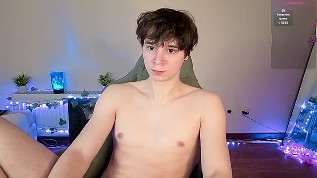 AnthonyCuutie online show from 05/17/26, 05:40