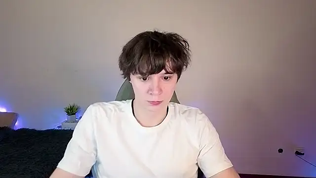AnthonyCuutie online show from 05/25/26, 04:45