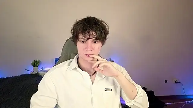 AnthonyCuutie online show from 06/11/26, 05:04