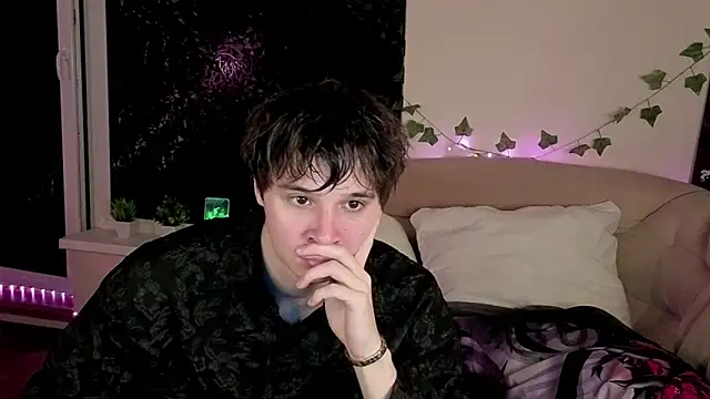 AnthonyCuutie online show from 04/18/26, 05:59