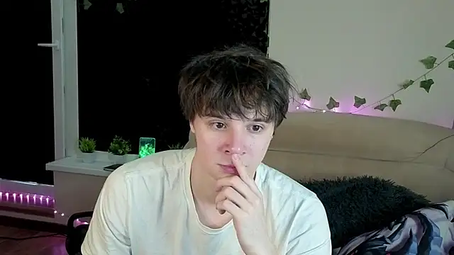 AnthonyCuutie online show from 04/22/26, 07:26