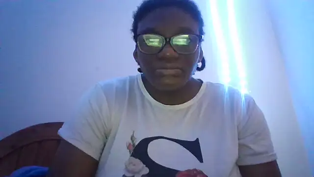 Snapshot of SexyGemBeauty chatting on 06/21/26, 08:36 SexyGemBeauty online show from 06/21/26, 08:36