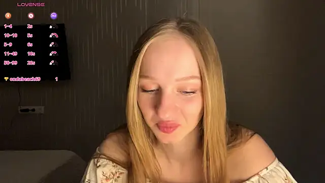 Anika Socutehe online show from 04/25/26, 08:39