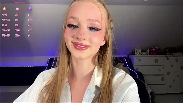 Snapshot of Anika_Socutehe chatting on 07/17/26, 09:34 Anika Socutehe online show from 07/17/26, 09:34