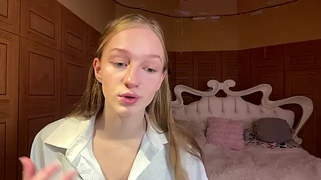 Anika Socutehe online show from 03/29/26, 08:49