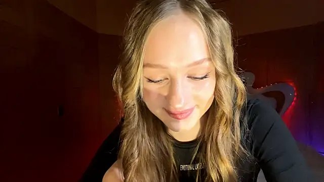 Anika Socutehe online show from 04/15/26, 07:58