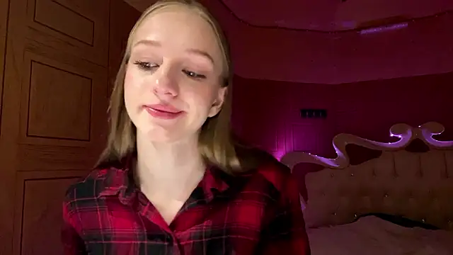 Anika Socutehe online show from 03/06/26, 07:42