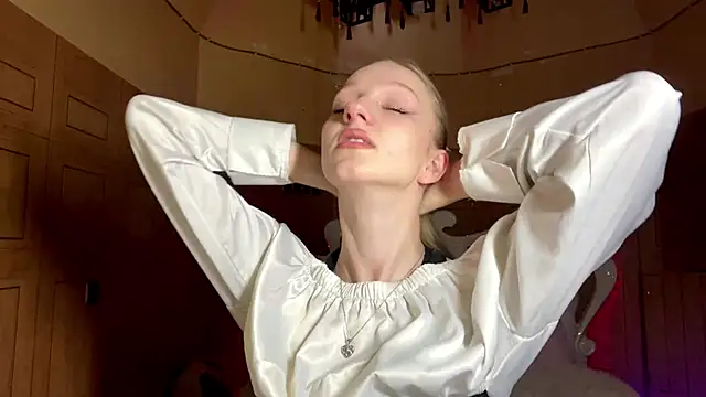 Anika Socutehe online show from 03/23/26, 04:51