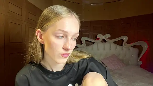 Anika Socutehe online show from 03/25/26, 04:39