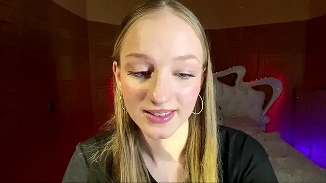 Anika Socutehe online show from 04/04/26, 05:08