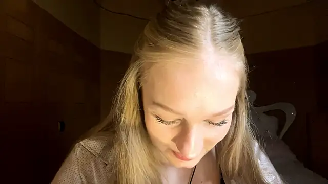 Anika Socutehe online show from 04/20/26, 09:38