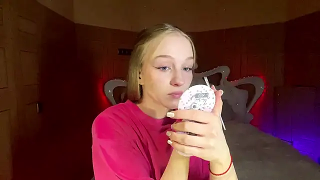 Anika Socutehe online show from 04/05/26, 04:46