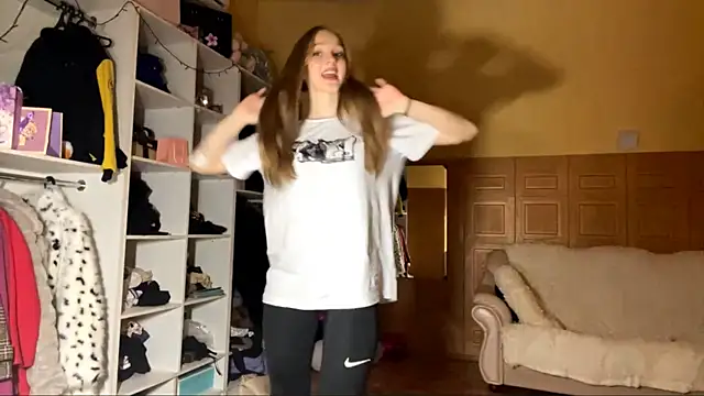 Snapshot of Anika_Socutehe chatting on 02/28/26, 06:07 Anika Socutehe online show from 02/28/26, 06:07