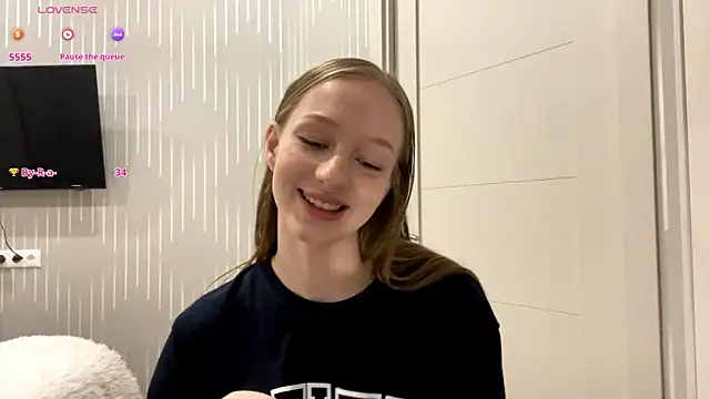 Anika Socutehe online show from 05/13/26, 07:10