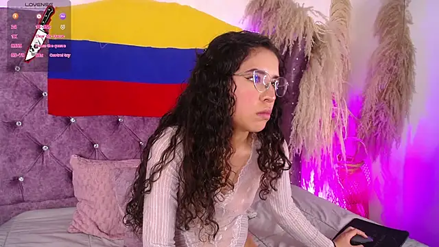 Amara Davis1 online show from 07/06/26, 04:41