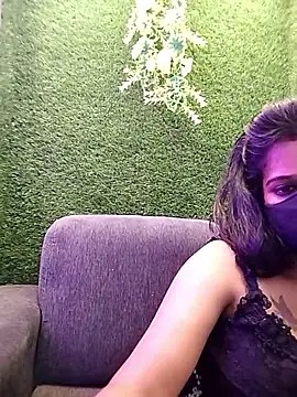 Snapshot of Tinaa_baby chatting on 04/04/26, 08:04 Tinaa baby online show from 04/04/26, 08:04