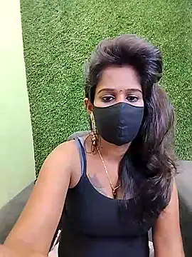 Snapshot of Tinaa_baby chatting on 04/11/26, 09:57 Tinaa baby online show from 04/11/26, 09:57