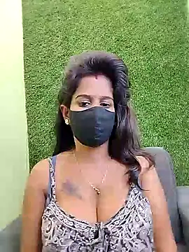 Snapshot of Tinaa_baby chatting on 04/10/26, 11:06 Tinaa baby online show from 04/10/26, 11:06