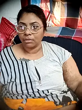 deepika-mallus online show from 04/26/26, 07:49