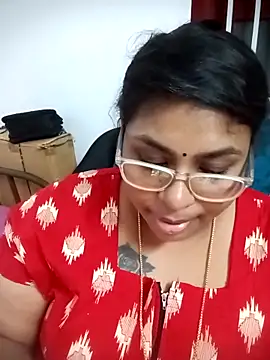 deepika-mallus online show from 03/28/26, 08:10