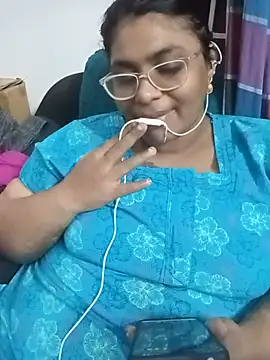 Snapshot of deepika-mallus chatting on 06/17/26, 07:02 deepika-mallus online show from 06/17/26, 07:02