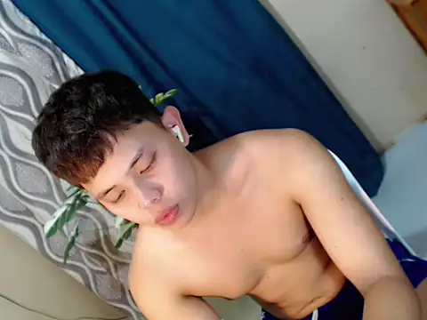Snapshot of Baby_Maxxx chatting on 07/19/26, 05:42 Baby Maxxx online show from 07/19/26, 05:42