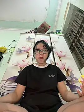 Leeeeiu online show from 07/18/26, 03:09