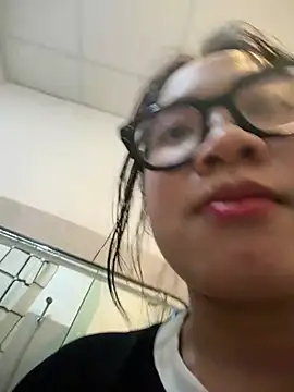 Leeeeiu online show from 06/27/26, 04:24