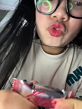 Leeeeiu online show from 04/10/26, 03:19