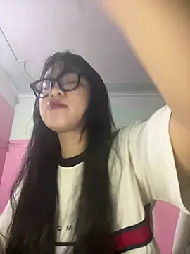 Leeeeiu online show from 05/21/26, 03:09
