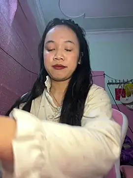 Snapshot of Leeeeiu chatting on 03/03/26, 04:58 Leeeeiu online show from 03/03/26, 04:58