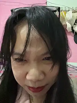 Leeeeiu online show from 04/21/26, 03:18