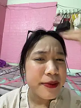 Leeeeiu online show from 04/12/26, 03:15