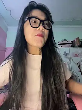Leeeeiu online show from 05/19/26, 03:08