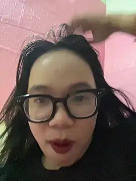 Leeeeiu online show from 05/05/26, 05:05