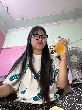 Leeeeiu online show from 03/29/26, 03:13