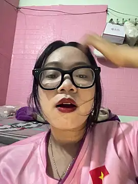 Leeeeiu online show from 05/01/26, 03:06