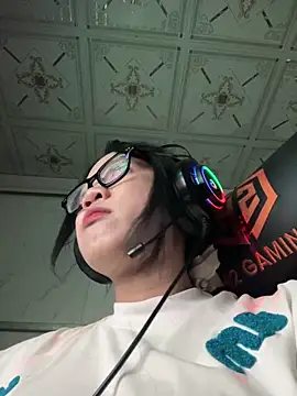 Leeeeiu online show from 06/02/26, 03:12