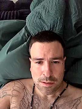 Snapshot of Biggbaddwulf7 chatting on 03/16/26, 04:32 Biggbaddwulf7 online show from 03/16/26, 04:32