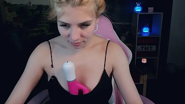 RosaFowler online show from 03/29/26, 09:22