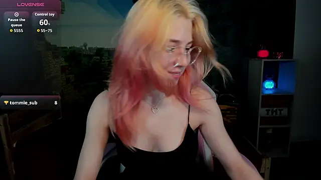 RosaFowler online show from 04/19/26, 08:37