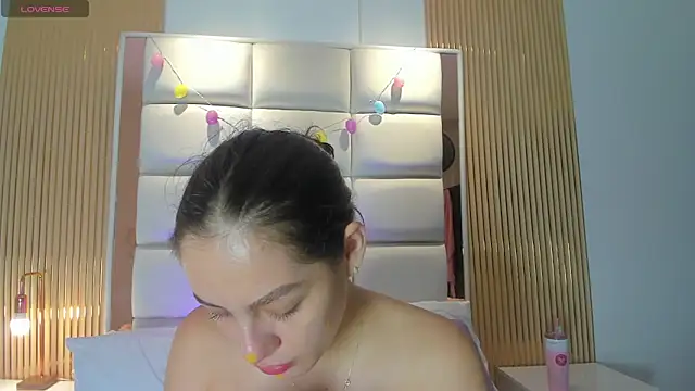 Megaan Rousee online show from 04/13/26, 11:36