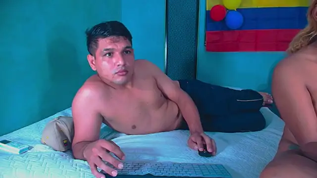 Snapshot of Hornyshow1 chatting on 06/17/26, 03:22 Hornyshow1 online show from 06/17/26, 03:22