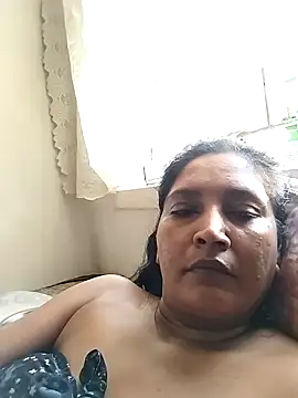 Snapshot of mysteriousgal031 chatting on 02/28/26, 04:45 mysteriousgal031 online show from 02/28/26, 04:45