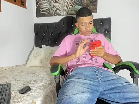 Snapshot of mauricio_smiith chatting on 03/01/26, 02:11 mauricio smiith online show from 03/01/26, 02:11